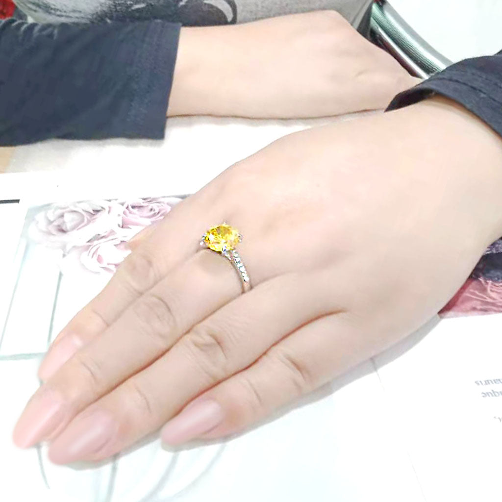 Women's Round Cut Yellow Topaz Cubic Zirconia Cocktail Ring